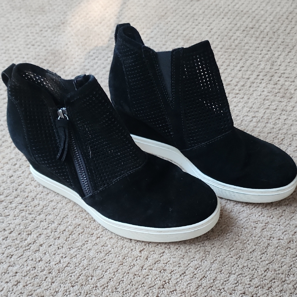Sofft Black Suede Ankle Boot/Tennis Shoe